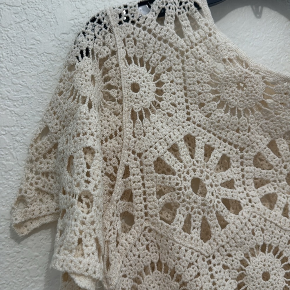 Rebelión Women’s Beige Crochet Knit Top Size M Boho Style New Without Tags - Picture 4 of 10